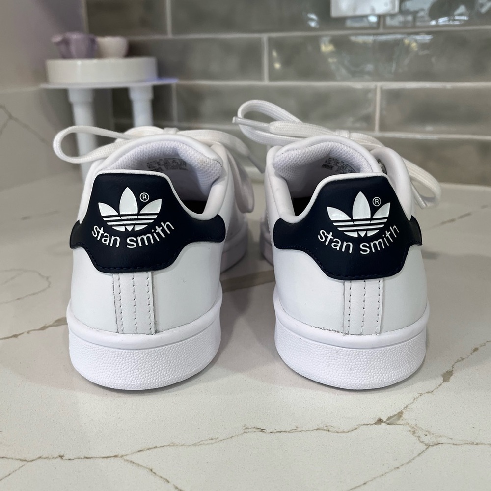 Adidas Stan Smith Shoes. Big Boy 4.5 Color White And Dark Blue. - Picture 5 of 10